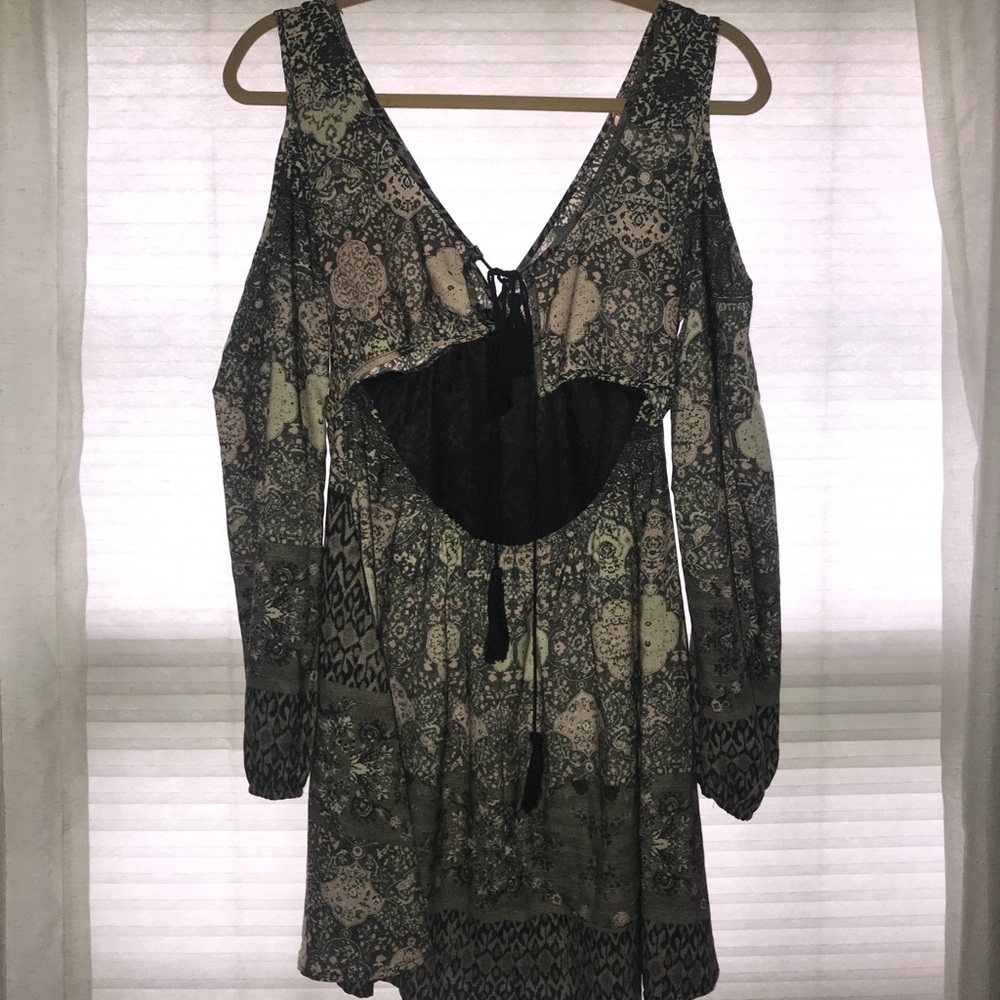 Patterned Dress - Picture 2 of 3